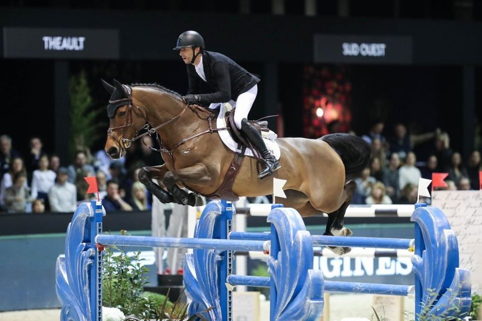 Casual DV Z - Pieter Devos - ©Tiffany Vanhalle Casual DV Z - Pieter Devos - ©Tiffany Vanhalle