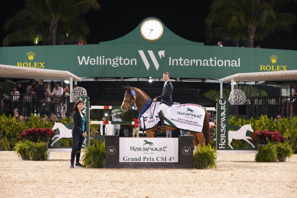 Contagious - McLain Ward - ©Sportfot (1) Contagious - McLain Ward - ©Sportfot (1)