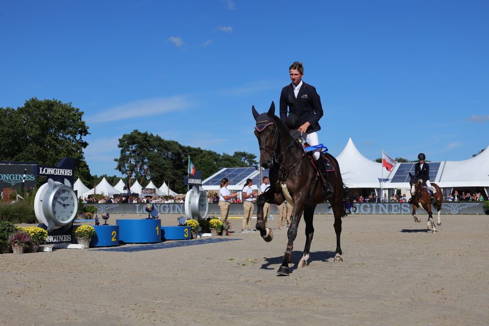 1600-JB1_7485 1600-JB1_7485
