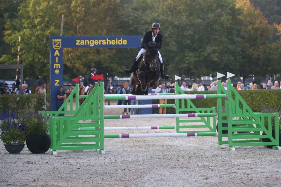 Jumping Jack van de Kalevallei - Kiefer Dawson Stanley - ©Sportfot Zangersheide Jumping Jack van de Kalevallei - Kiefer Dawson Stanley - ©Sportfot Zangersheide