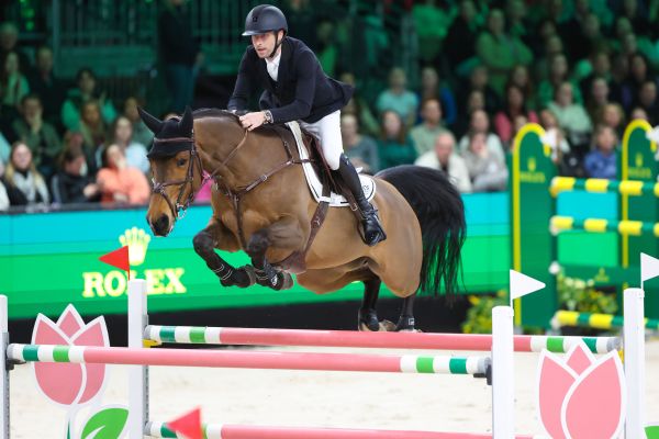 Casual DV Z - Pieter Devos - ©Tiffany Van Halle Casual DV Z - Pieter Devos - ©Tiffany Van Halle