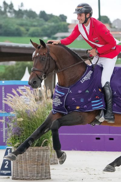 United Touch S & Richard Vogel